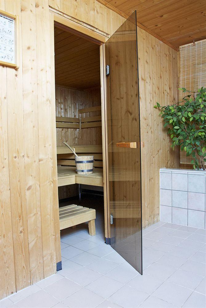 โฮเทล เรสเตอรองท์ วัลลีเซอร์ ซอนเนอ Hotel Reckingen ภายนอก รูปภาพ